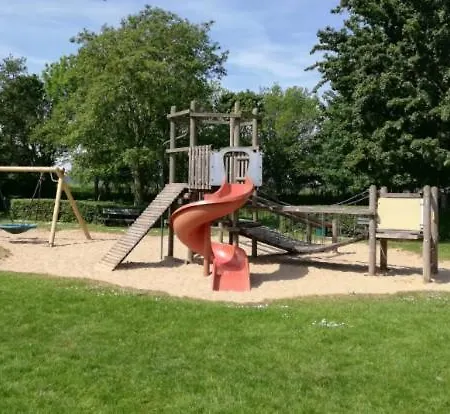 Rekerlanden 98 Aldeamento Turístico *